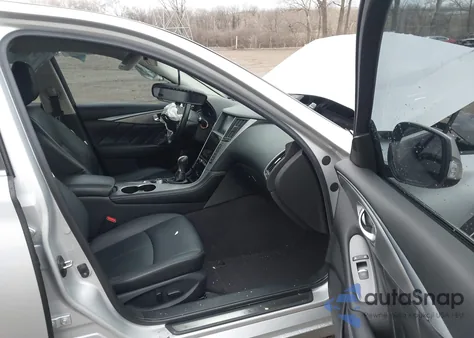 2016 Infiniti Q50 2.0T Base/2.0T Premium z USA, uszkodzony, nr VIN JN1CV7AR2GM251810